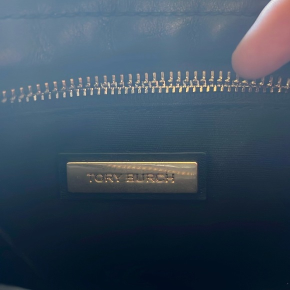 SOLD - Tory Burch Kira Camera Bag - Picture 5 of 8